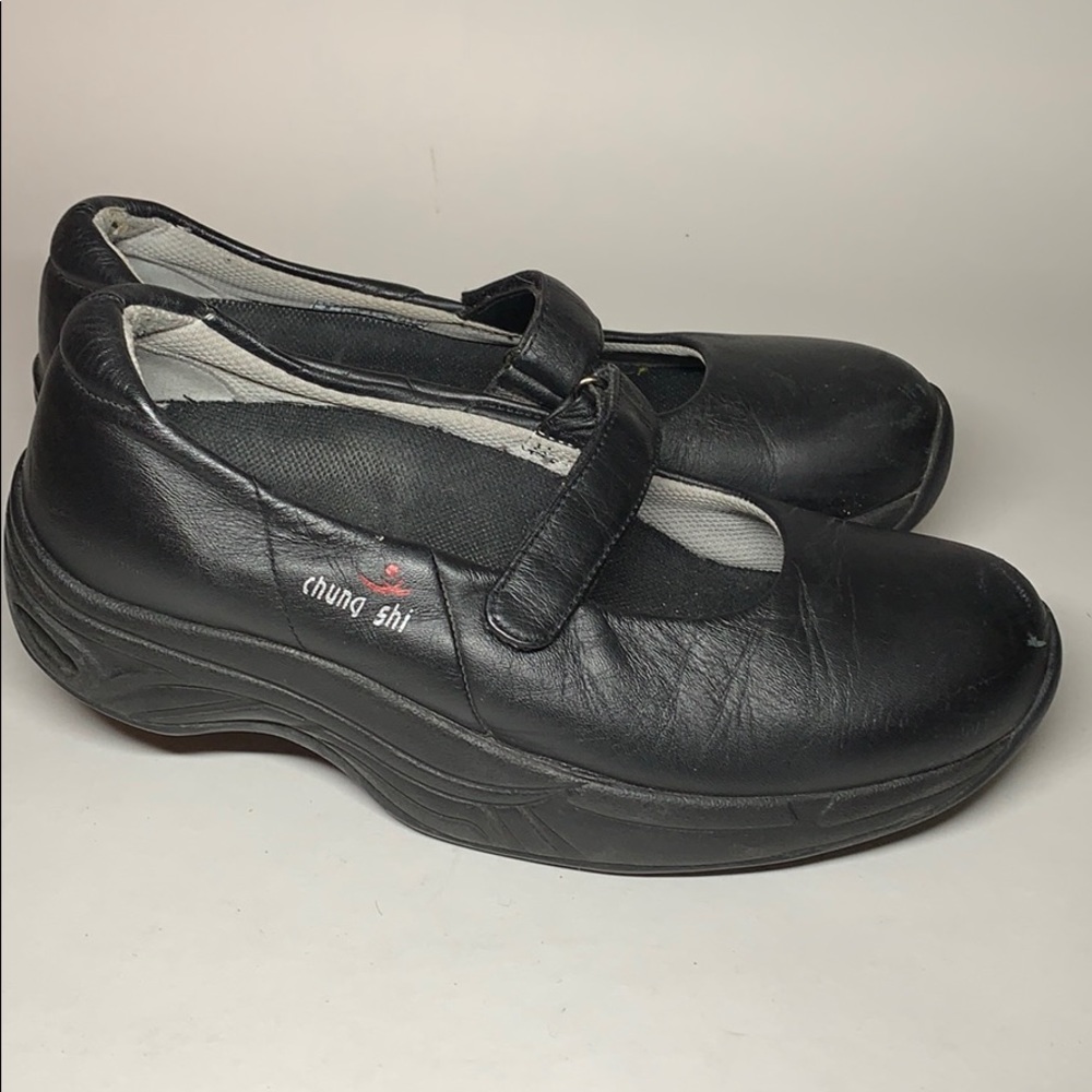 Chung Shi Stafild Walking Toning shoes Size 8